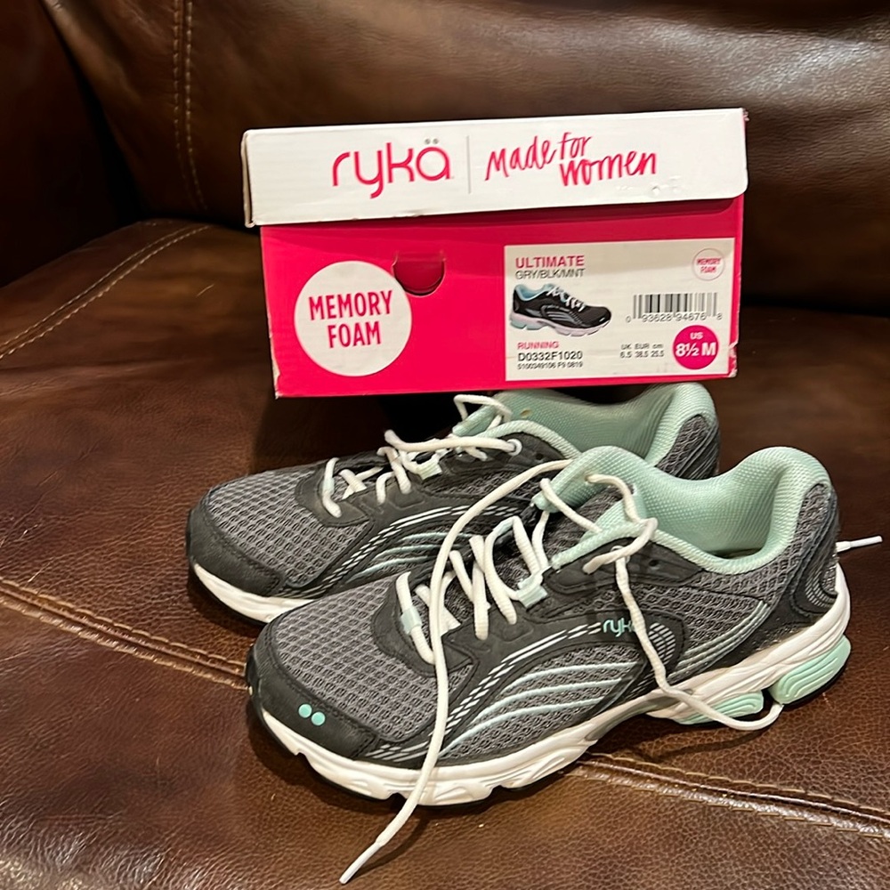 RYKA Ultimate Grey/Blk/Mint size 8.5 m, EUC - Picture 2 of 11